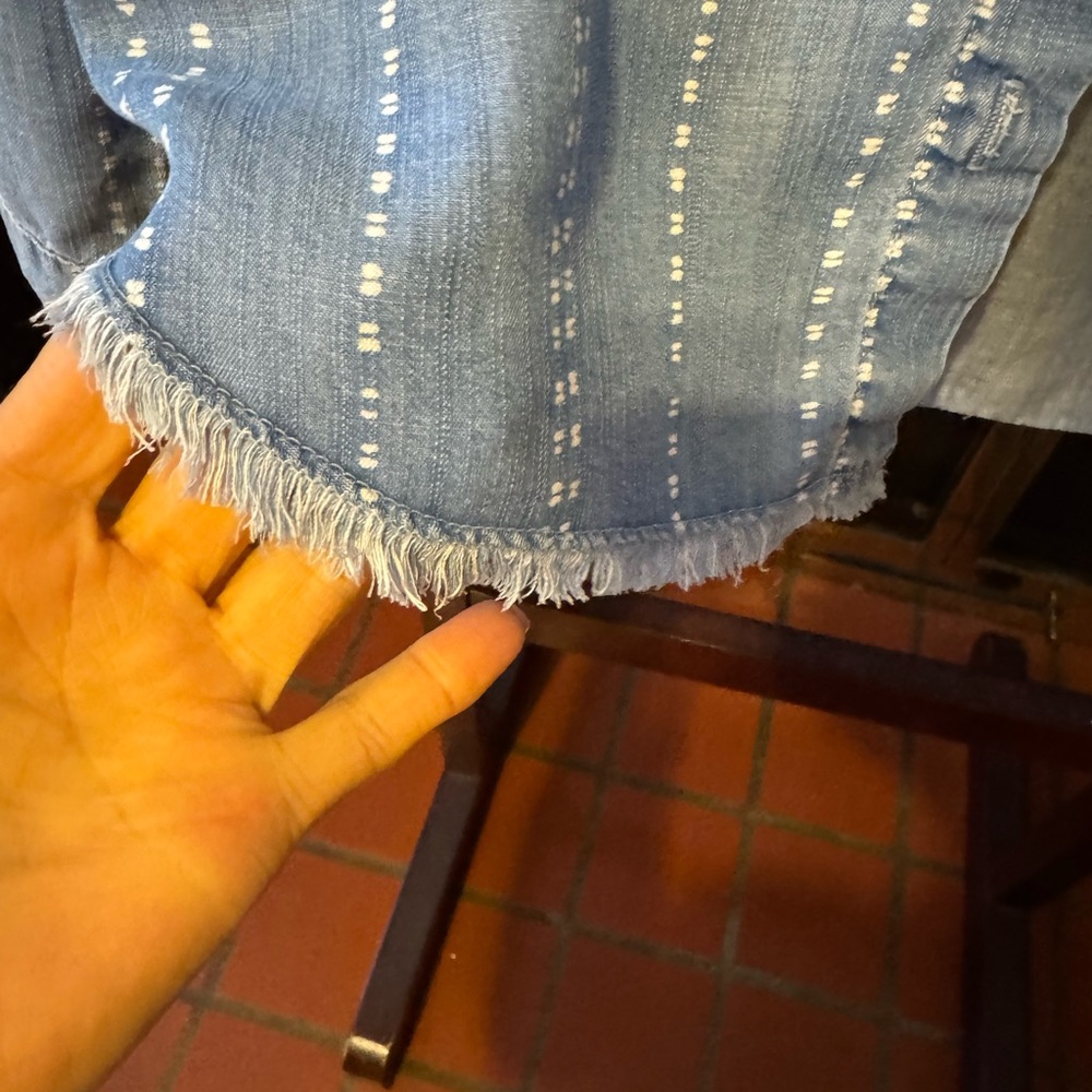 Bella Dahl Denim Blue Shirt in like new condition,quality cotton size S - Picture 3 of 7